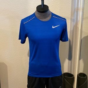 Men’s Nike workout shirt